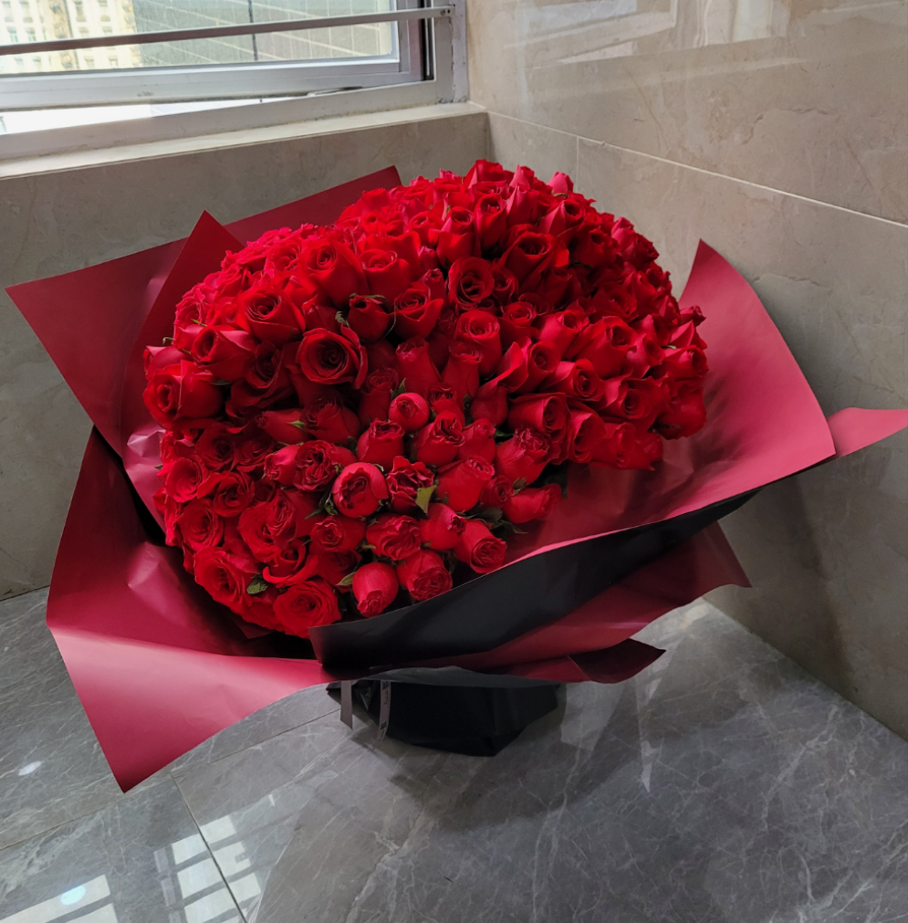 BQ033  250枝紅玫瑰花束